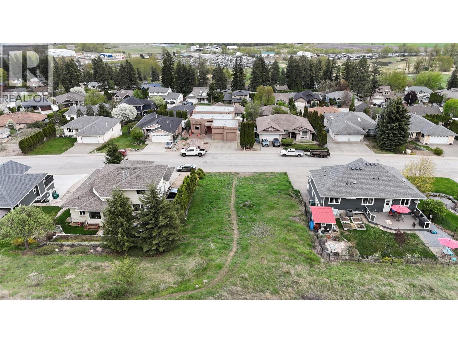 2000 Mountain View Avenue, Lumby, British Columbia  V0E 2G0 - Photo 7 - 10402130
