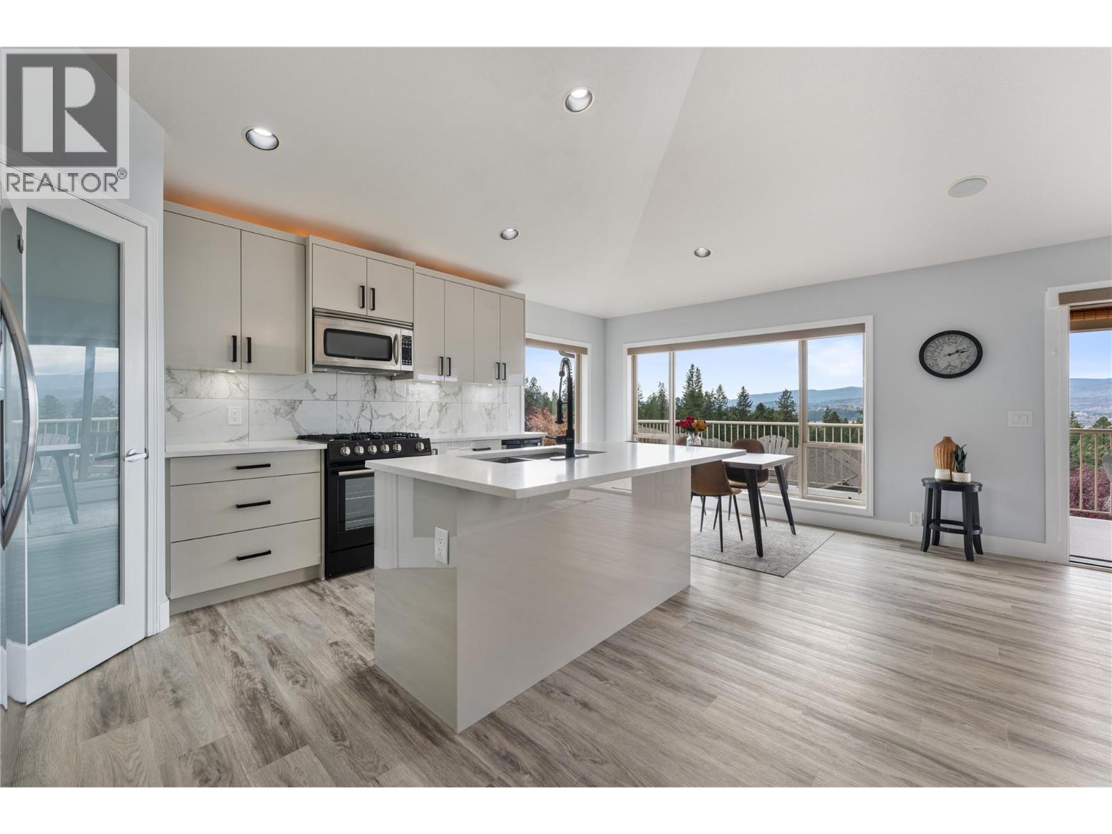 3516 Camelback Drive, Kelowna, British Columbia  V1X 8A7 - Photo 12 - 10402559