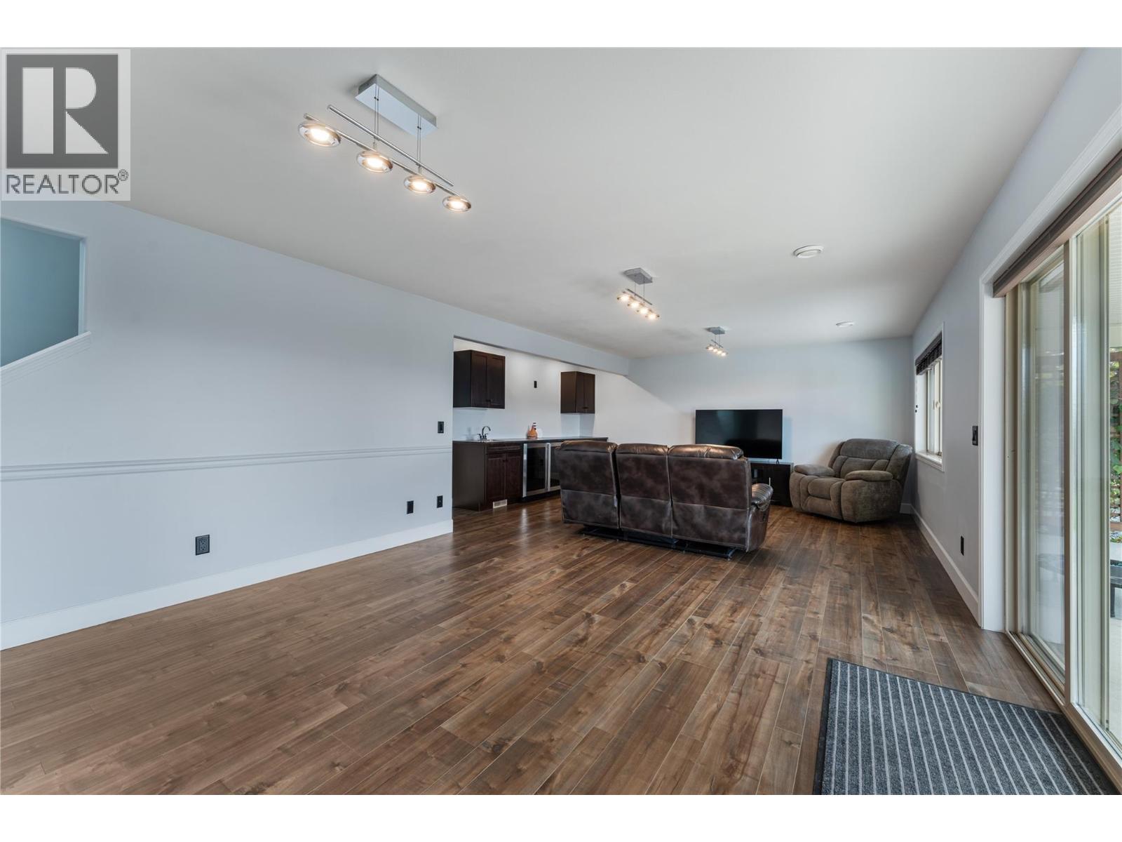 3516 Camelback Drive, Kelowna, British Columbia  V1X 8A7 - Photo 42 - 10402559