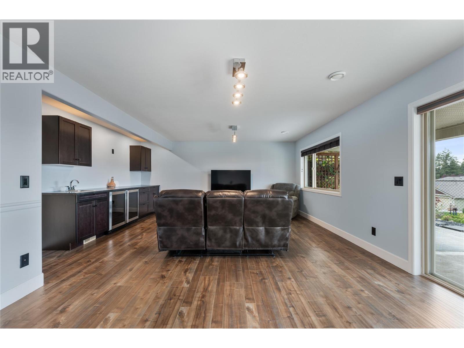 3516 Camelback Drive, Kelowna, British Columbia  V1X 8A7 - Photo 45 - 10402559