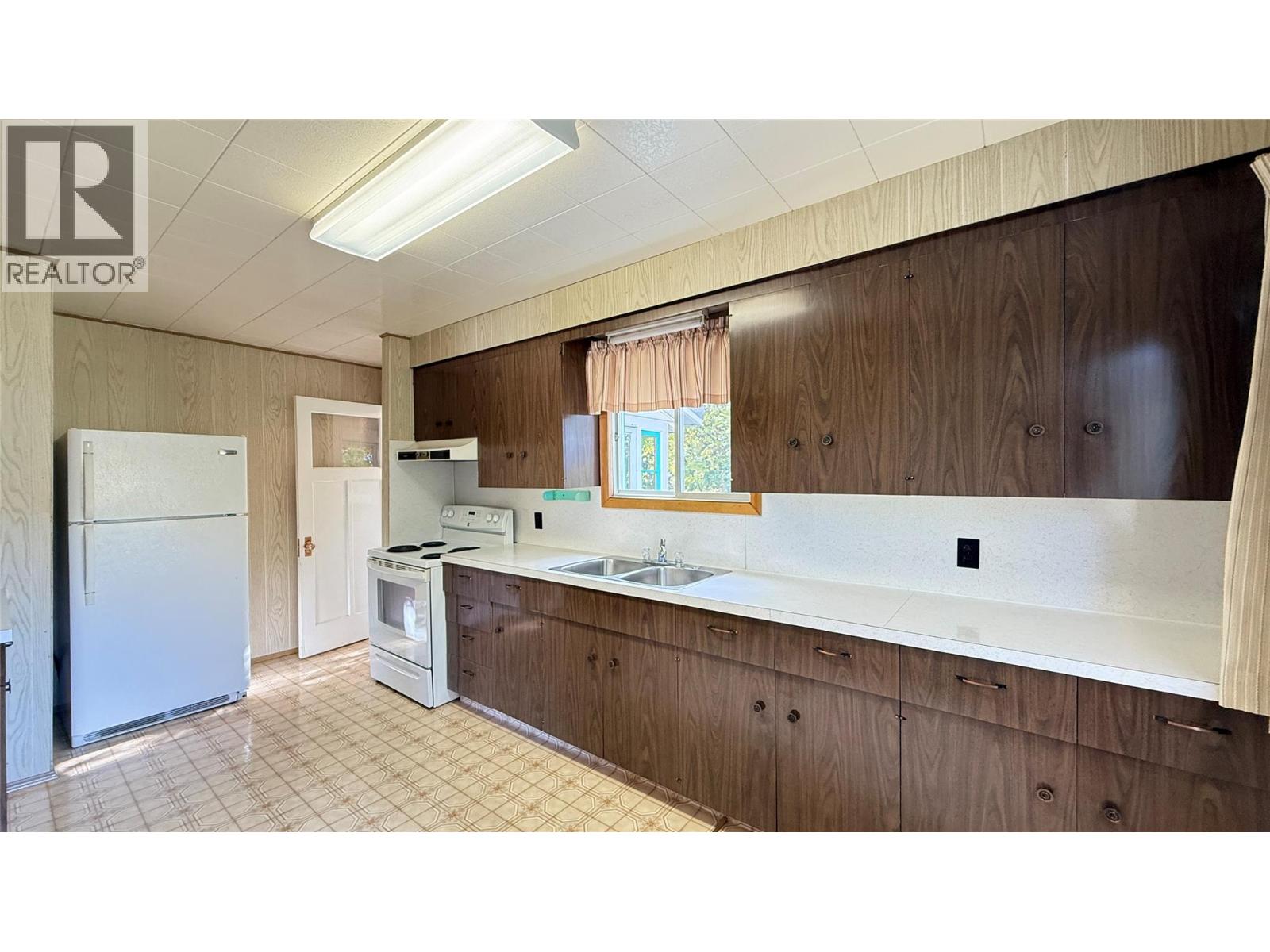 1002 Kootenay Street, Nelson, British Columbia  V1L 1L4 - Photo 23 - 10402521