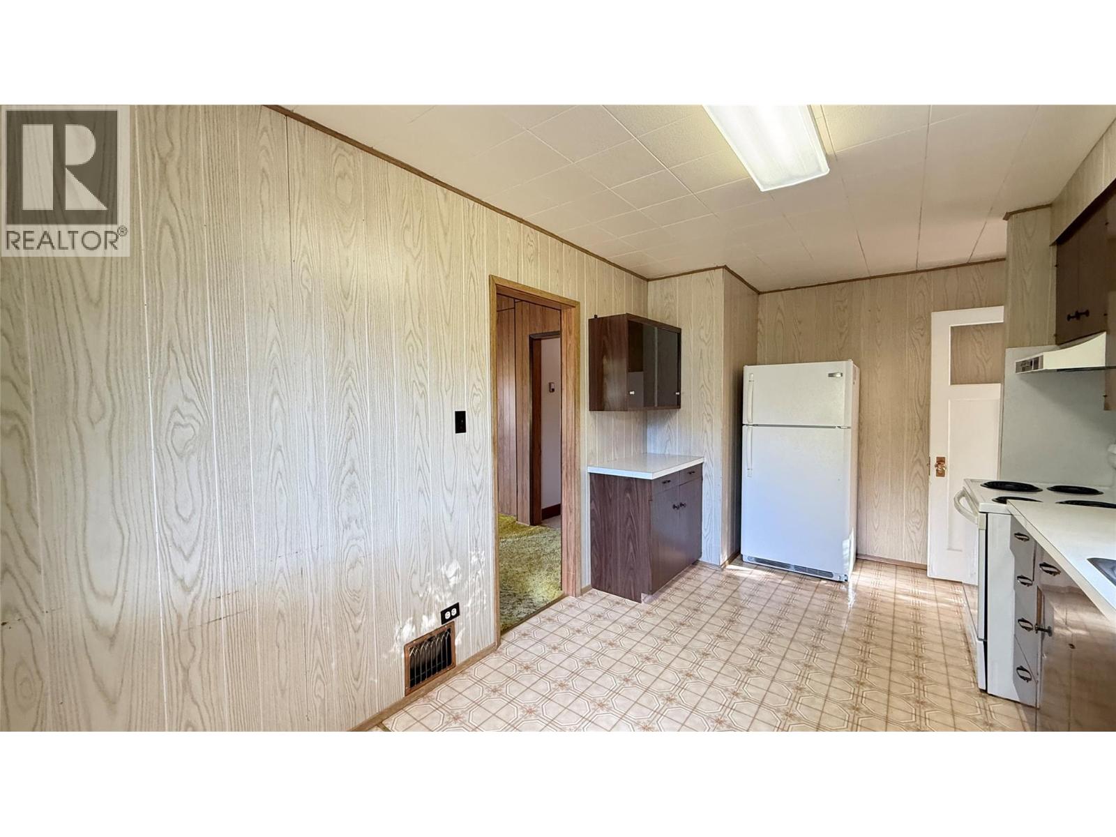 1002 Kootenay Street, Nelson, British Columbia  V1L 1L4 - Photo 26 - 10402521