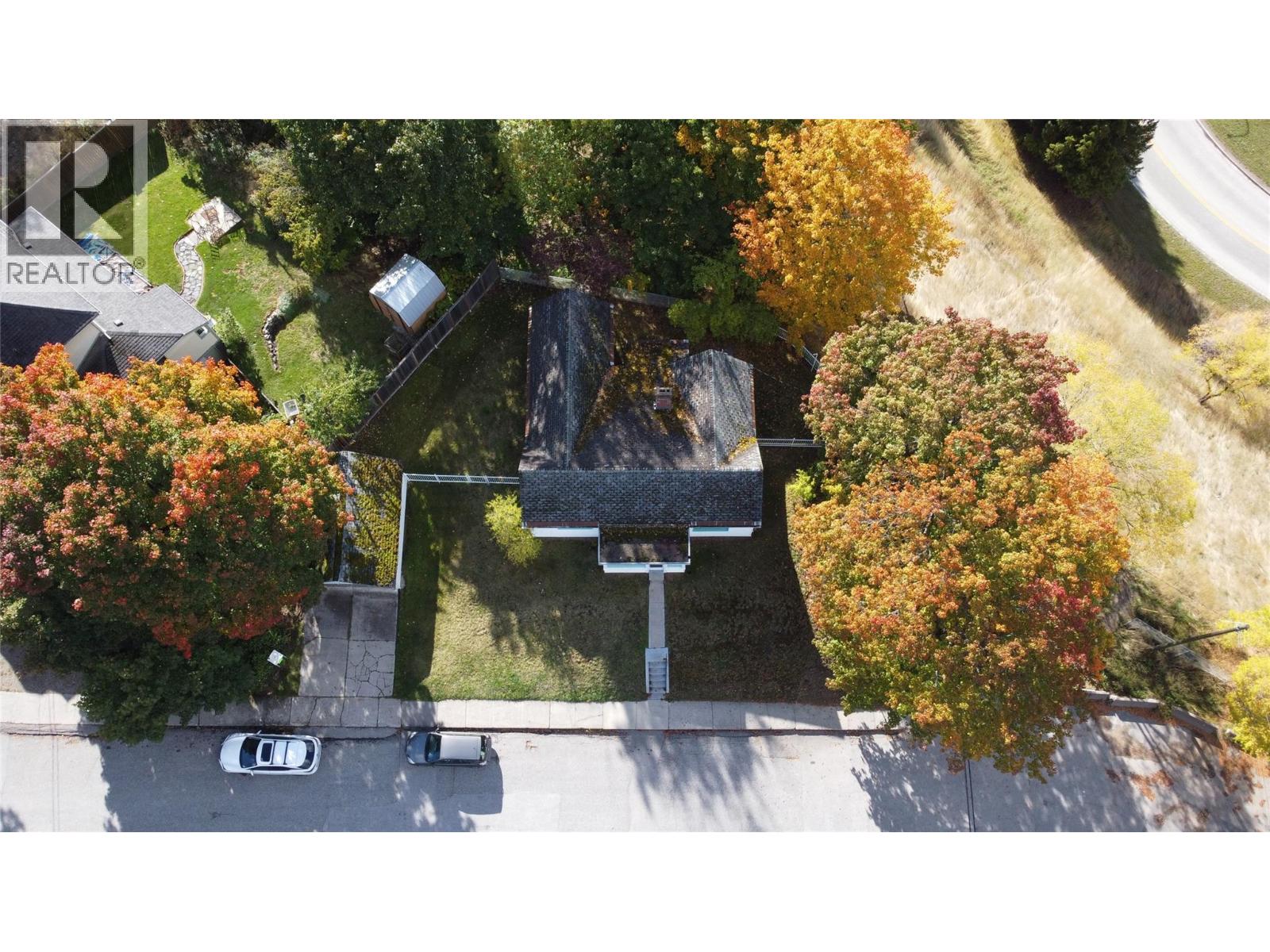 1002 Kootenay Street, Nelson, British Columbia  V1L 1L4 - Photo 4 - 10402521
