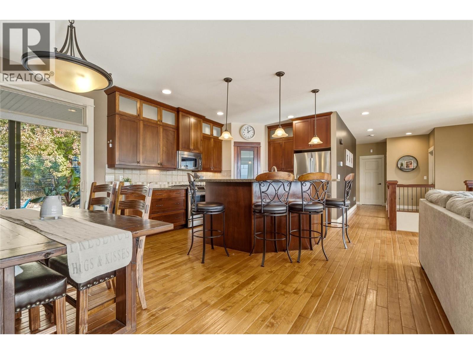 547 Mt. Tanner Place, Coldstream, British Columbia  V1B 4B4 - Photo 7 - 10402332