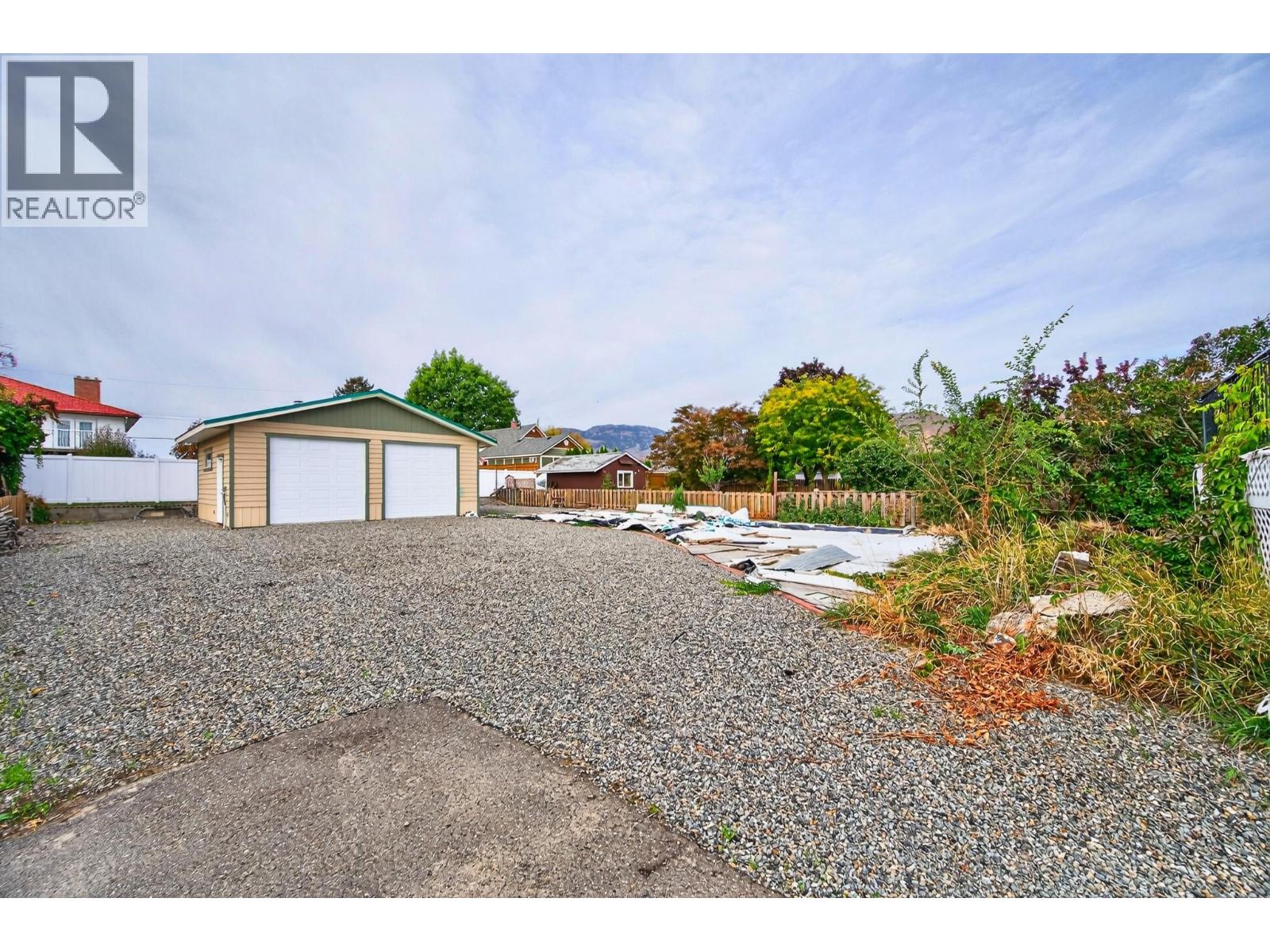 828 Mcbride Street, Kamloops, British Columbia  V2B 5S3 - Photo 2 - 10402308