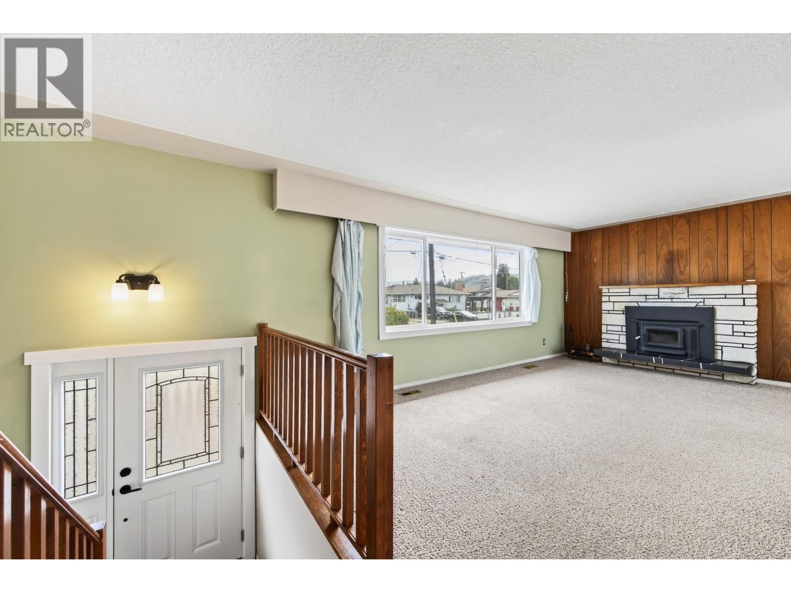 828 Mcbride Street, Kamloops, British Columbia  V2B 5S3 - Photo 5 - 10402308