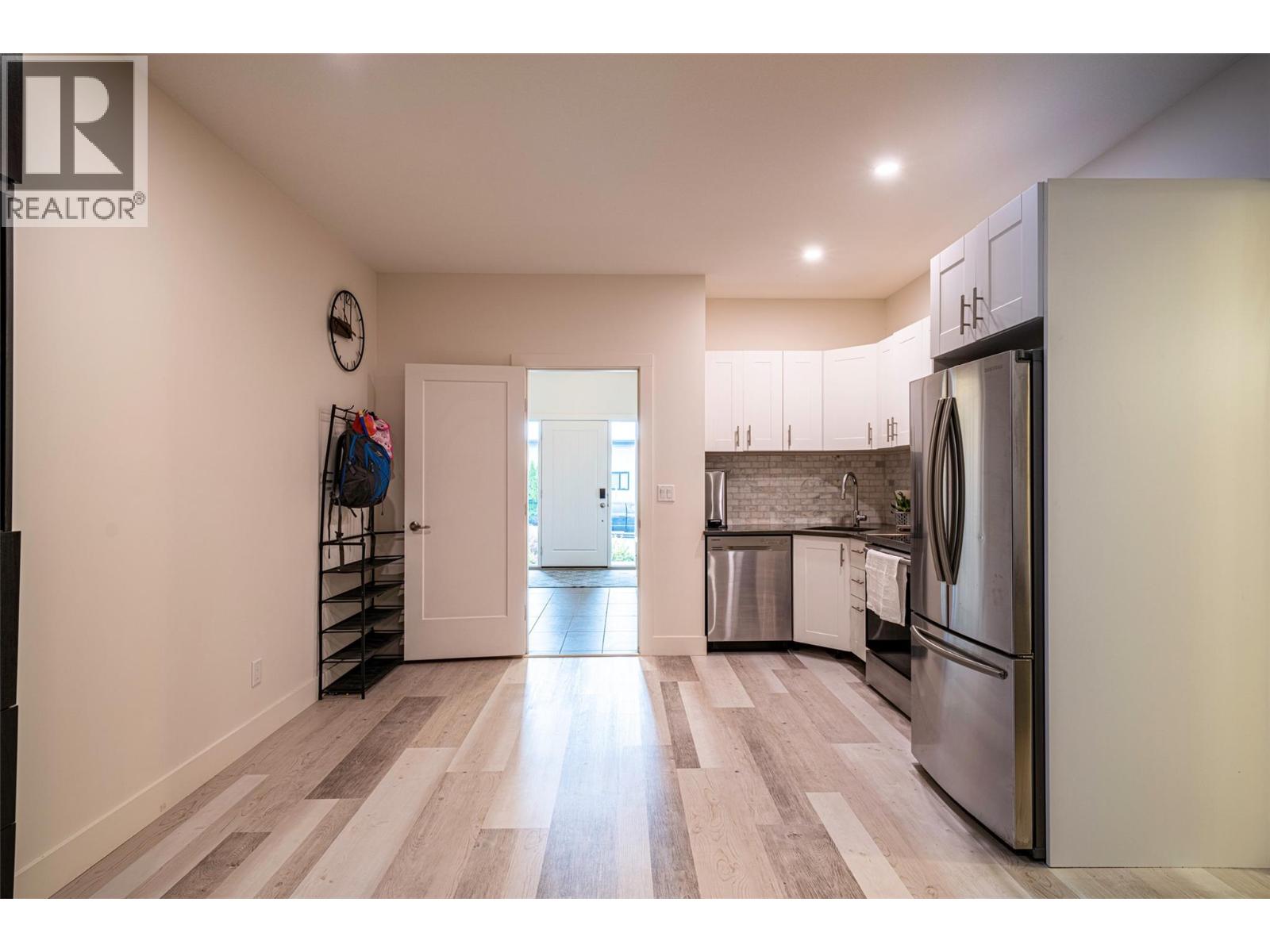 881 Mt.ida Drive, Vernon, British Columbia  V1B 4G1 - Photo 10 - 10402262