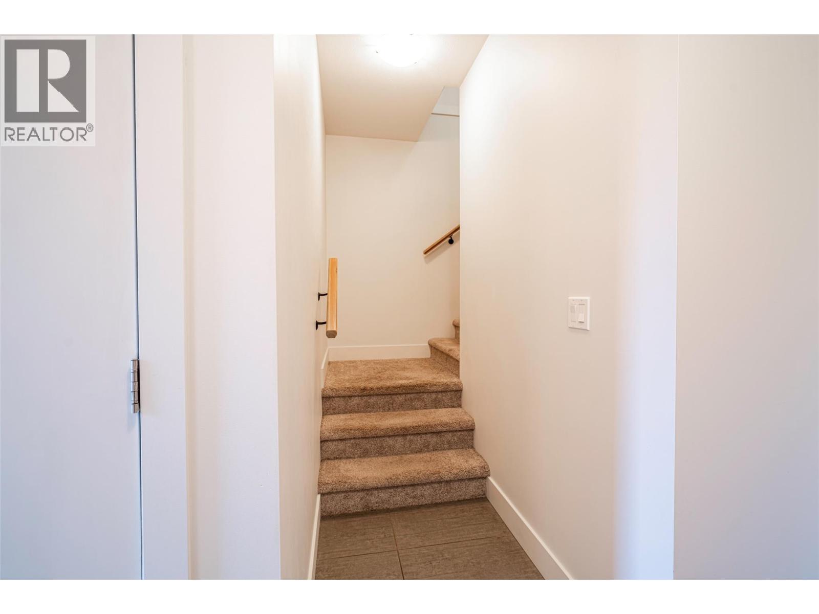 881 Mt.ida Drive, Vernon, British Columbia  V1B 4G1 - Photo 29 - 10402262