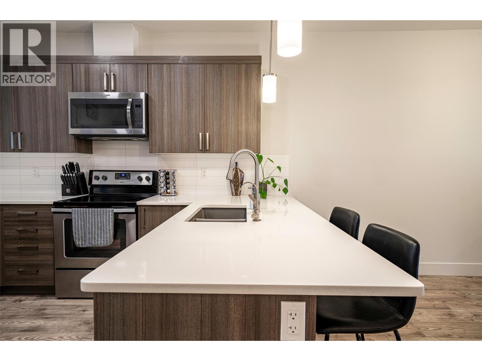 881 Mt.ida Drive, Vernon, British Columbia  V1B 4G1 - Photo 53 - 10402262