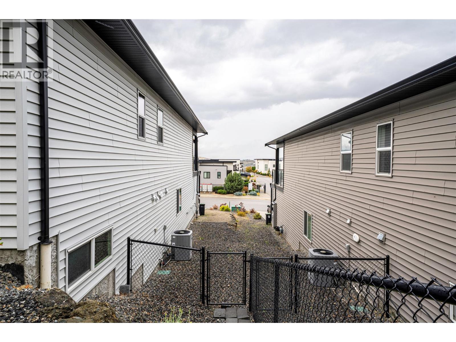 881 Mt.ida Drive, Vernon, British Columbia  V1B 4G1 - Photo 74 - 10402262