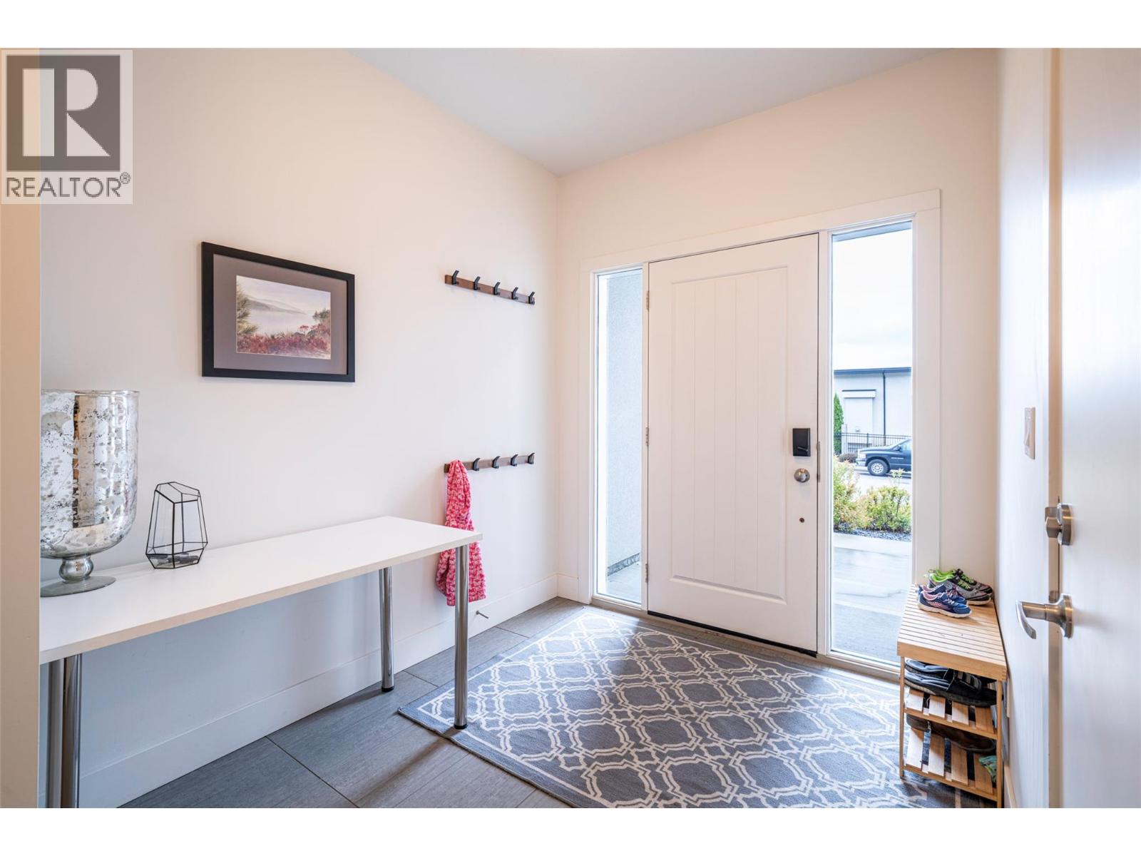 881 Mt.ida Drive, Vernon, British Columbia  V1B 4G1 - Photo 8 - 10402262