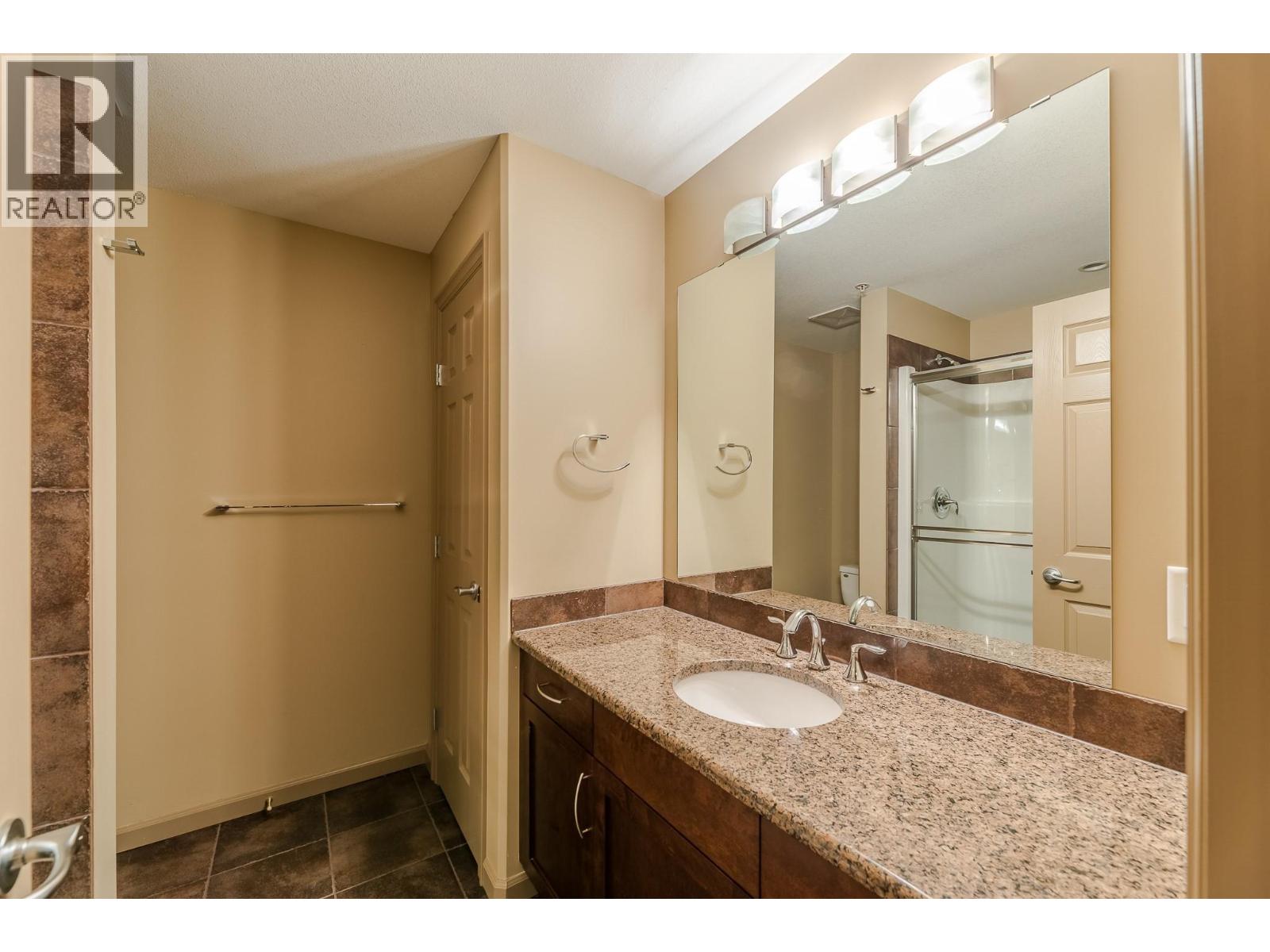 3589 Skaha Lake Road Unit# 204, Penticton, British Columbia  V2A 7K2 - Photo 17 - 10402551