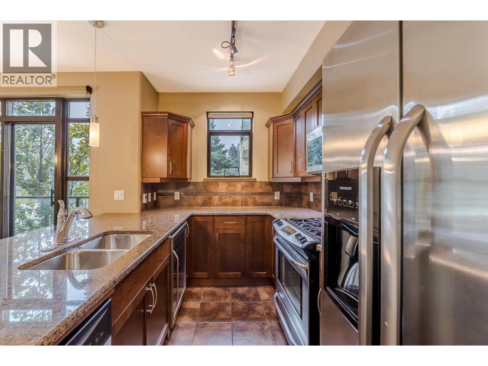 3589 Skaha Lake Road Unit# 204, Penticton, British Columbia  V2A 7K2 - Photo 5 - 10402551