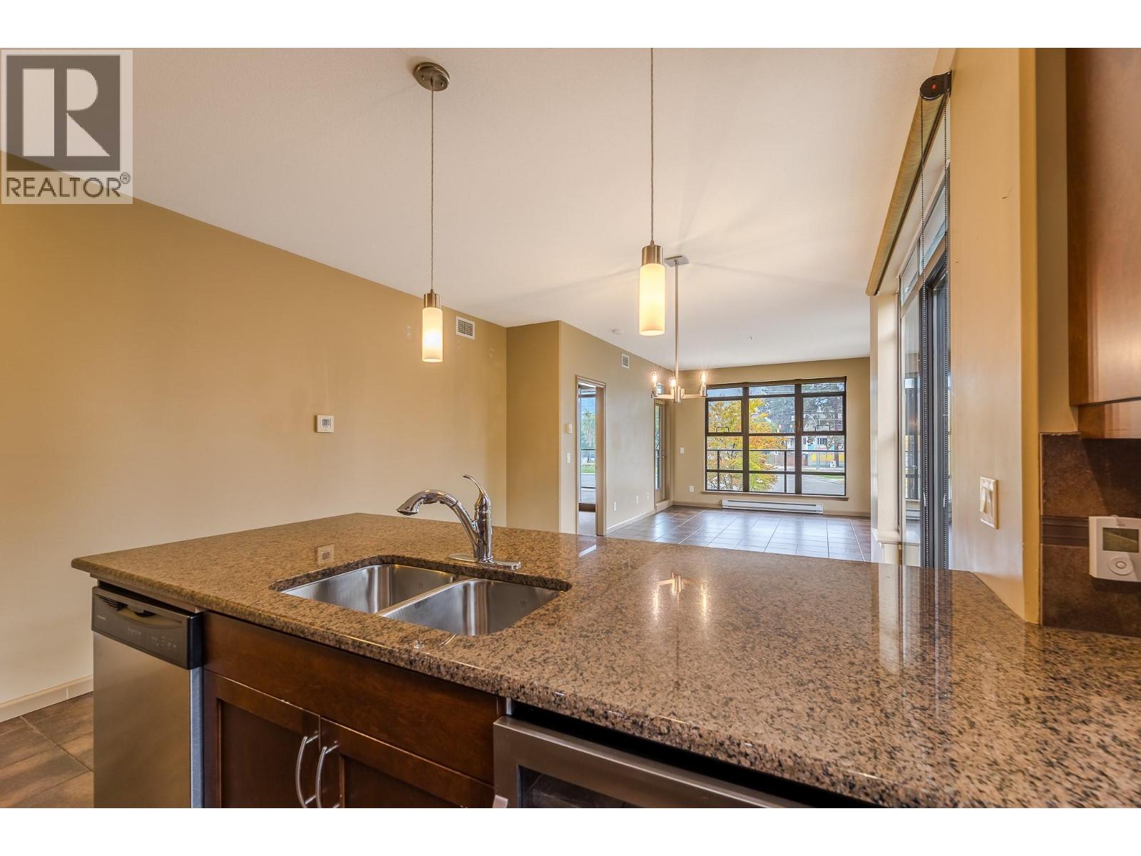 3589 Skaha Lake Road Unit# 204, Penticton, British Columbia  V2A 7K2 - Photo 6 - 10402551