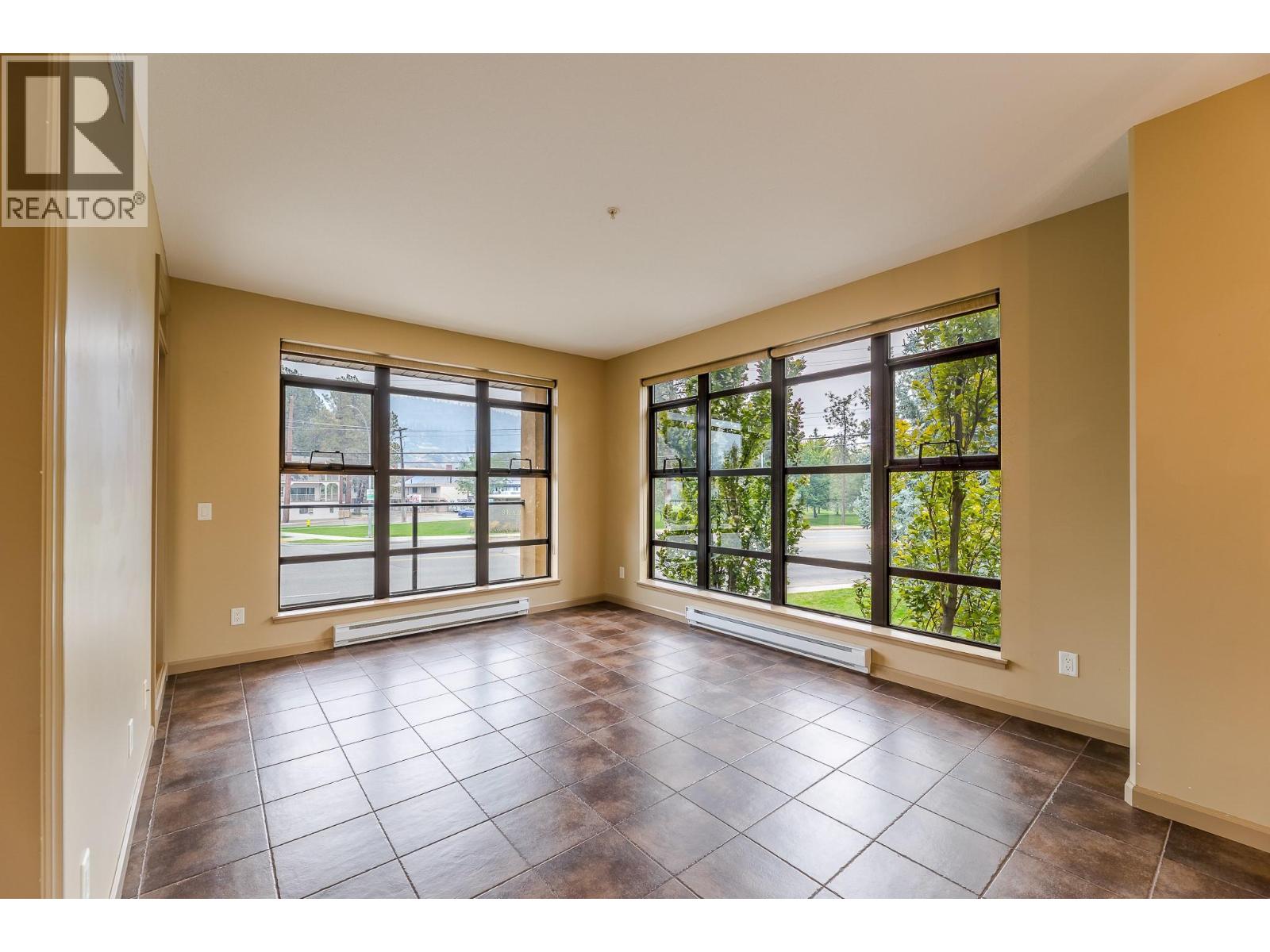 3589 Skaha Lake Road Unit# 204, Penticton, British Columbia  V2A 7K2 - Photo 8 - 10402551