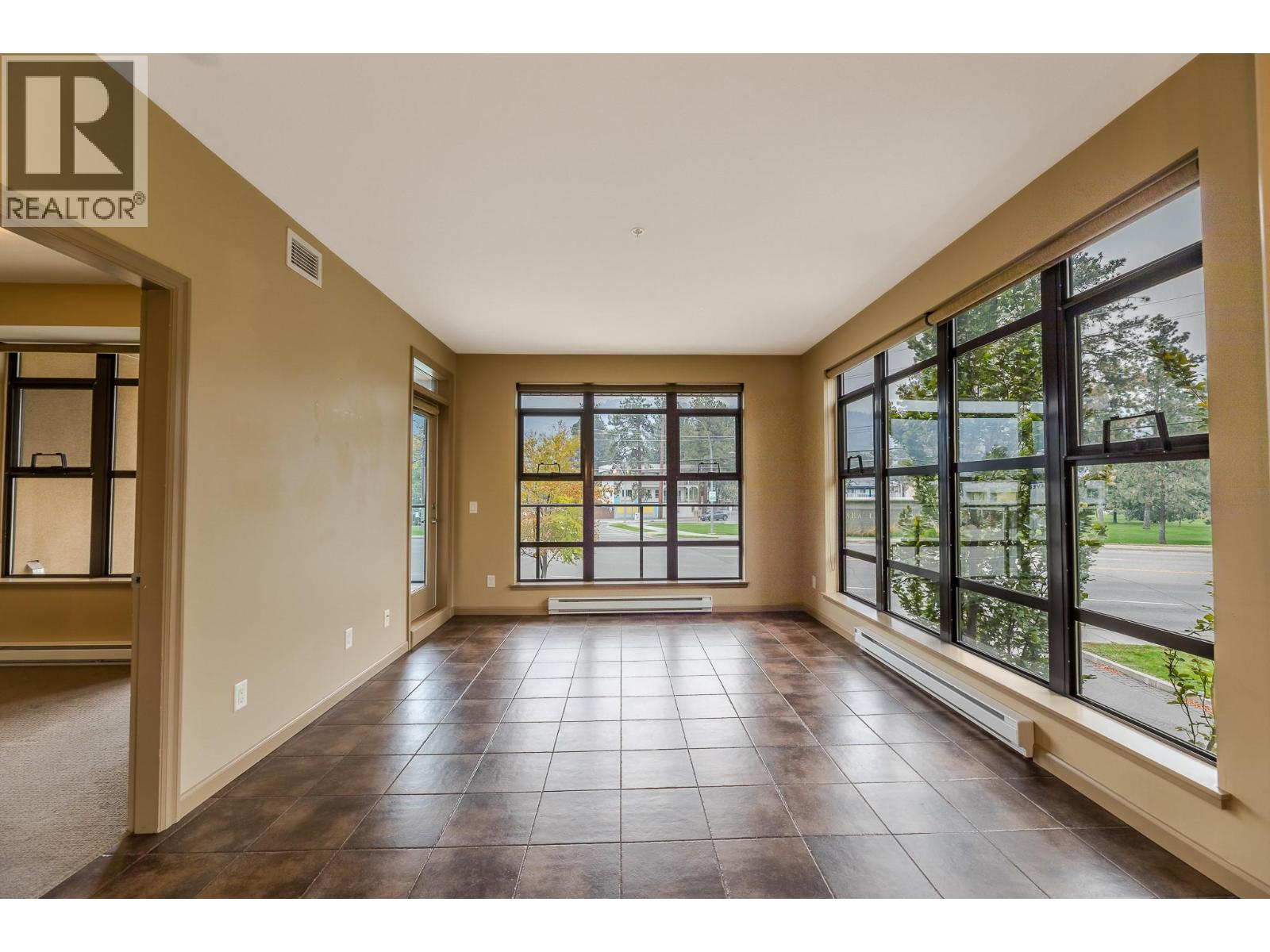 3589 Skaha Lake Road Unit# 204, Penticton, British Columbia  V2A 7K2 - Photo 9 - 10402551
