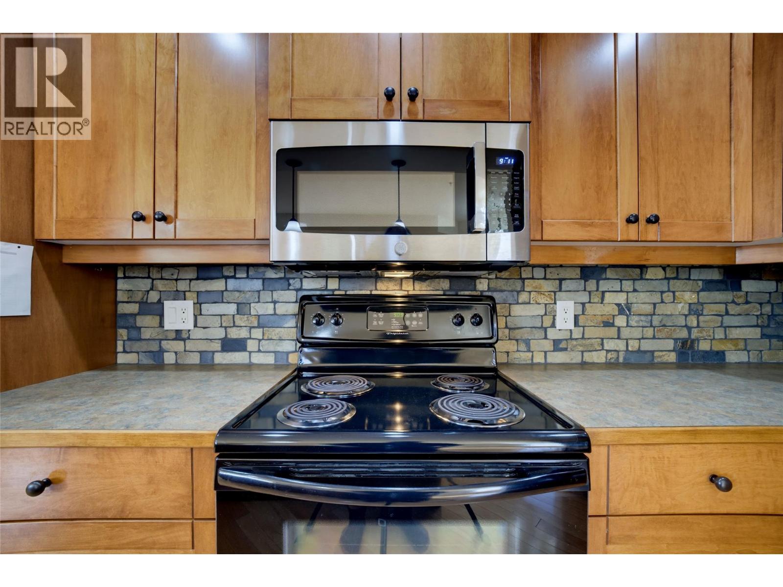611 Shuswap Street Sw Unit# 202, Salmon Arm, British Columbia  V1E 0A2 - Photo 11 - 10402425