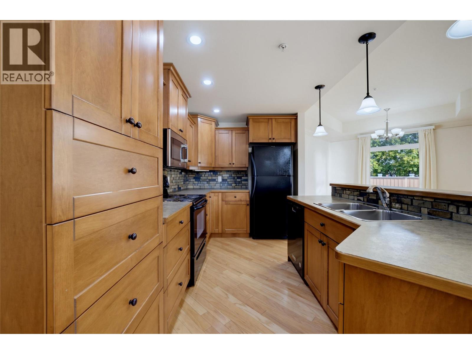 611 Shuswap Street Sw Unit# 202, Salmon Arm, British Columbia  V1E 0A2 - Photo 12 - 10402425