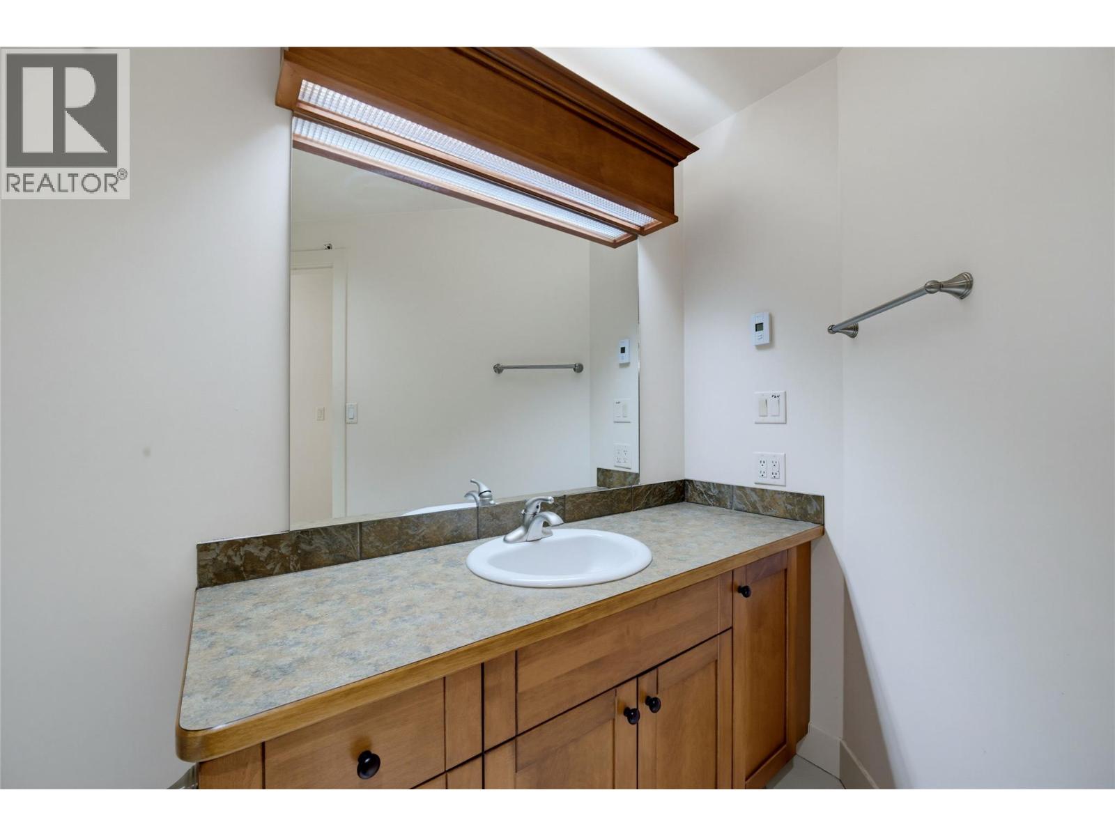 611 Shuswap Street Sw Unit# 202, Salmon Arm, British Columbia  V1E 0A2 - Photo 29 - 10402425
