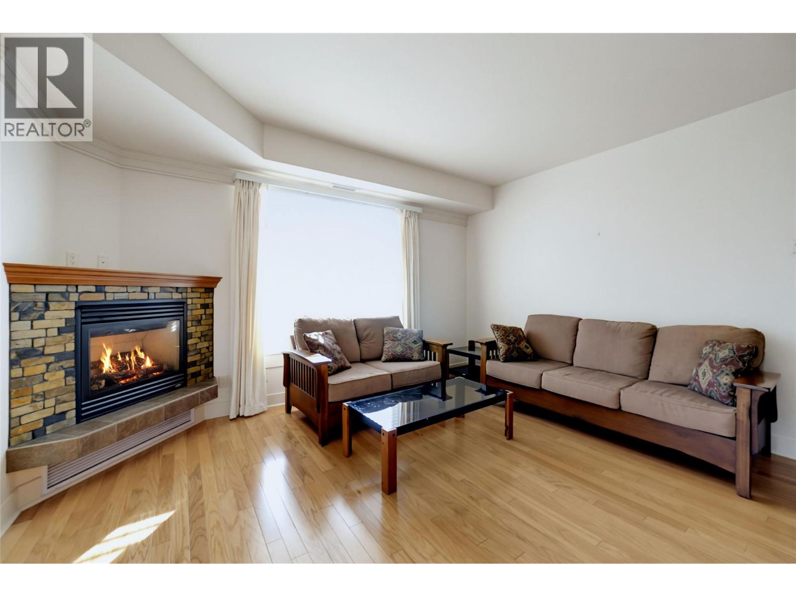 611 Shuswap Street Sw Unit# 202, Salmon Arm, British Columbia  V1E 0A2 - Photo 4 - 10402425