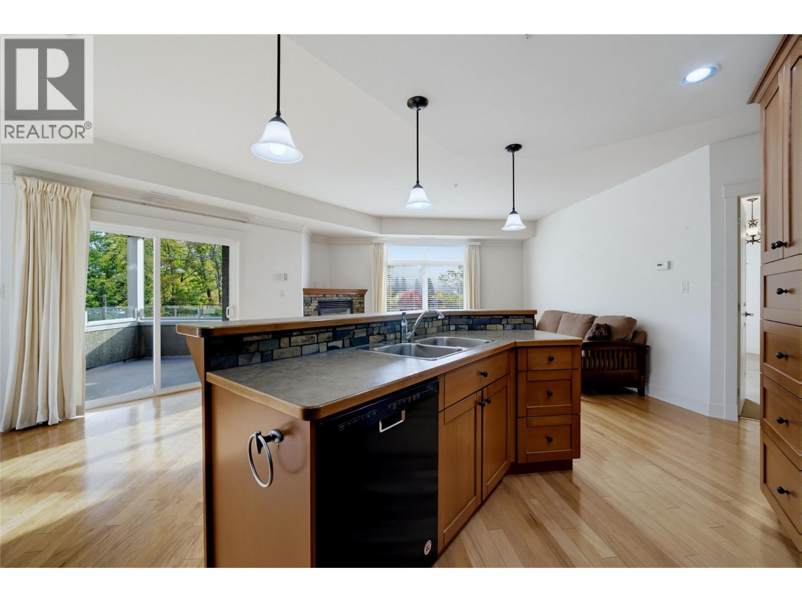 611 Shuswap Street Sw Unit# 202, Salmon Arm, British Columbia  V1E 0A2 - Photo 6 - 10402425