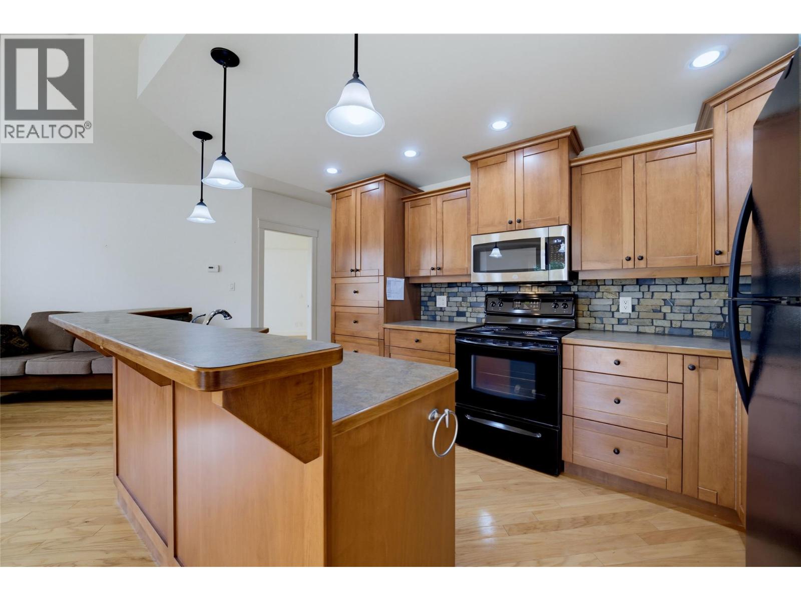 611 Shuswap Street Sw Unit# 202, Salmon Arm, British Columbia  V1E 0A2 - Photo 7 - 10402425