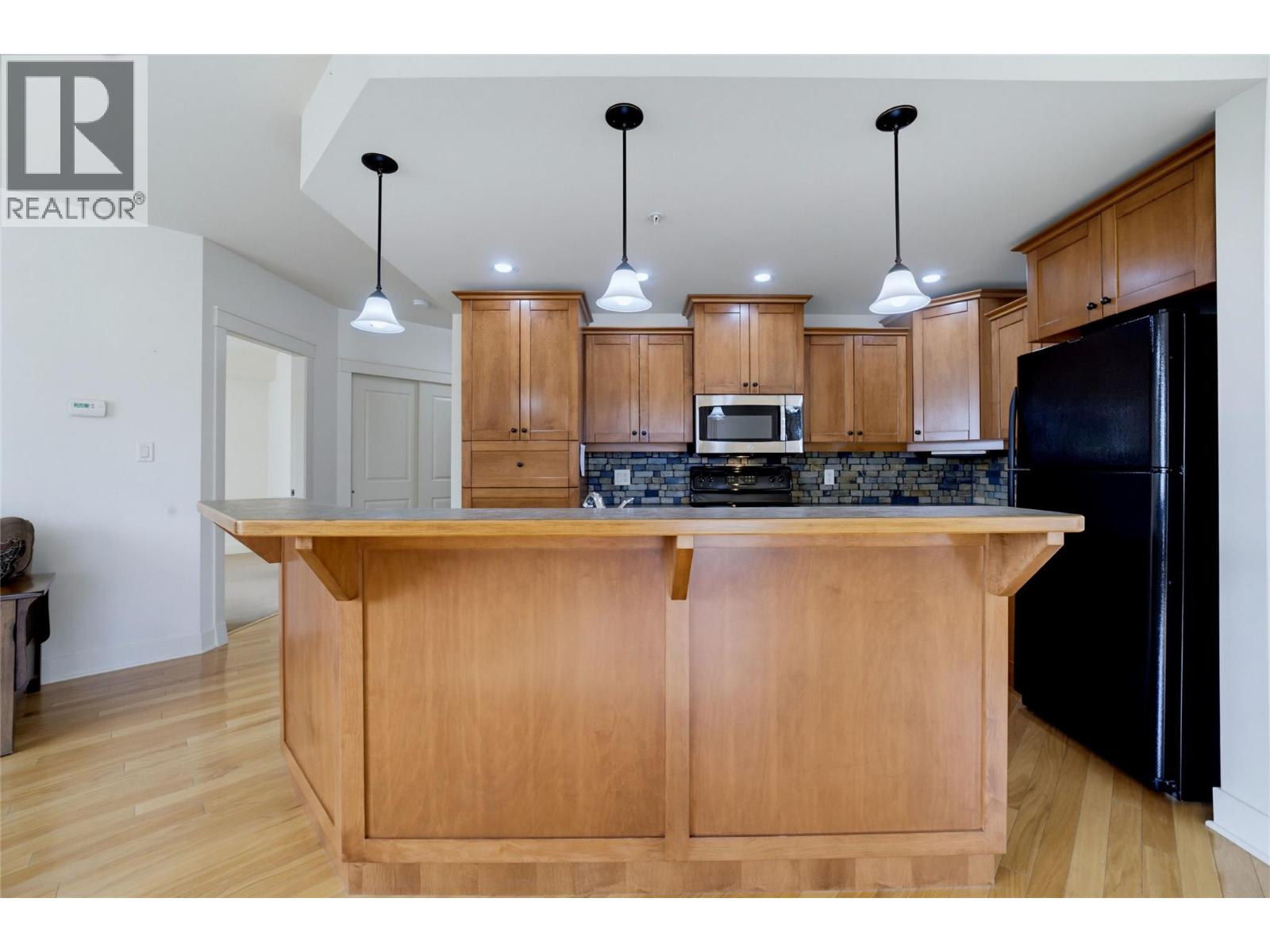 611 Shuswap Street Sw Unit# 202, Salmon Arm, British Columbia  V1E 0A2 - Photo 8 - 10402425