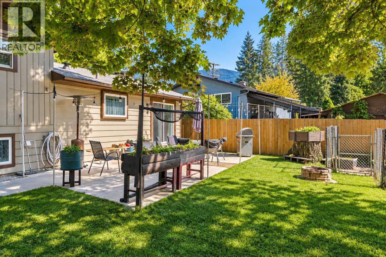606 Riverside Avenue, Sicamous, British Columbia  V0E 2V0 - Photo 41 - 10402419