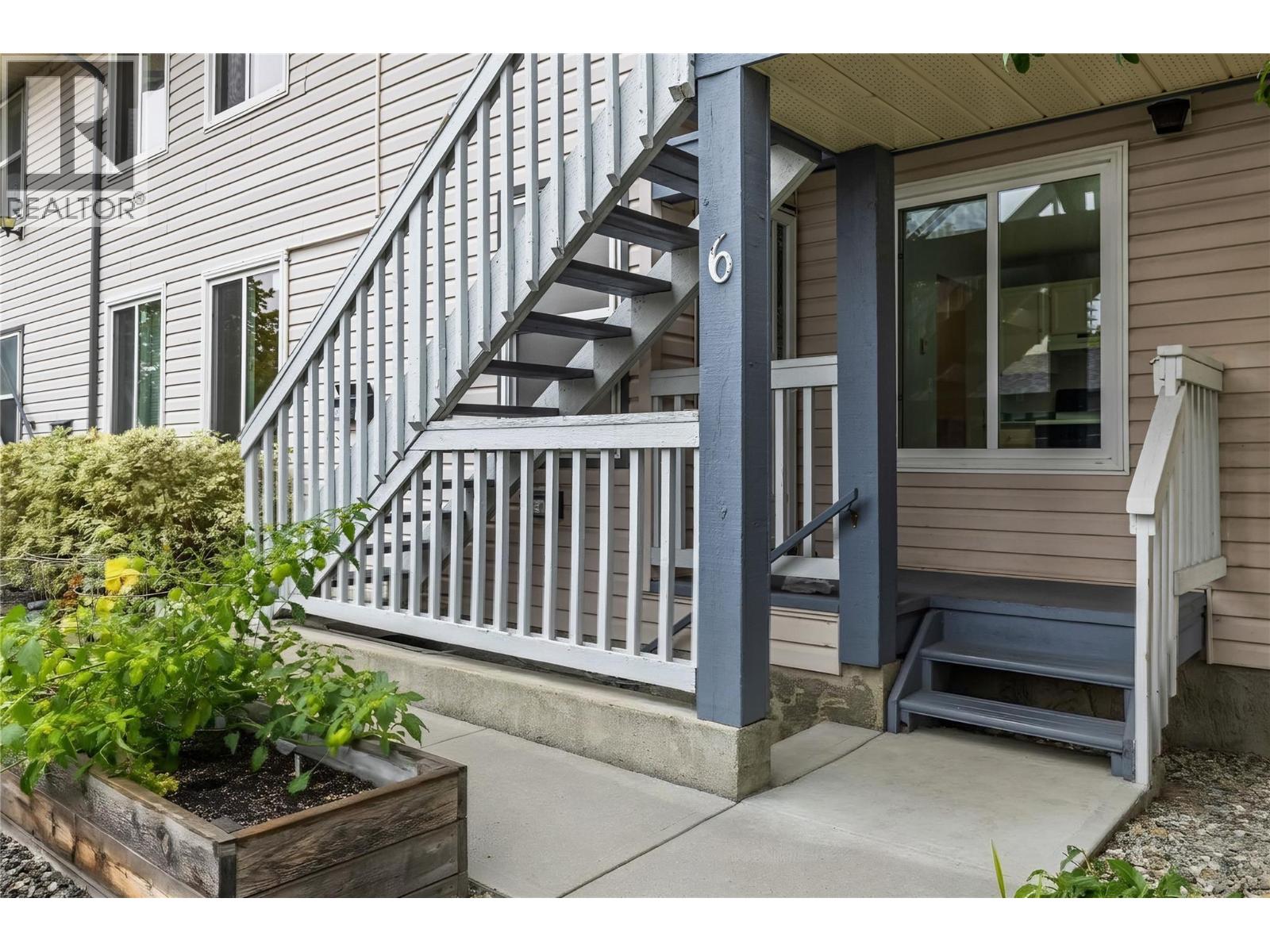3000 Richter Street Unit# 6, Kelowna, British Columbia  V1Y 8M5 - Photo 3 - 10402303
