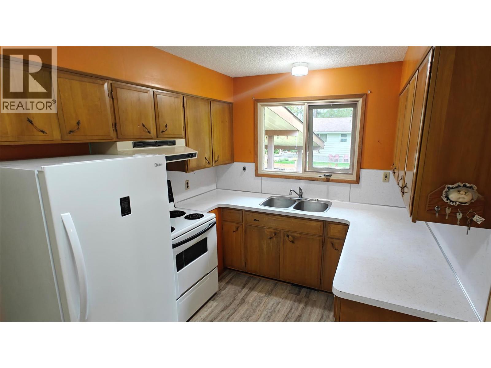 610 7th Avenue, Montrose, British Columbia  V0G 1P0 - Photo 13 - 10402300