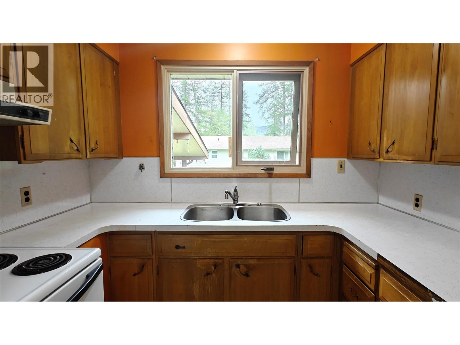 610 7th Avenue, Montrose, British Columbia  V0G 1P0 - Photo 14 - 10402300