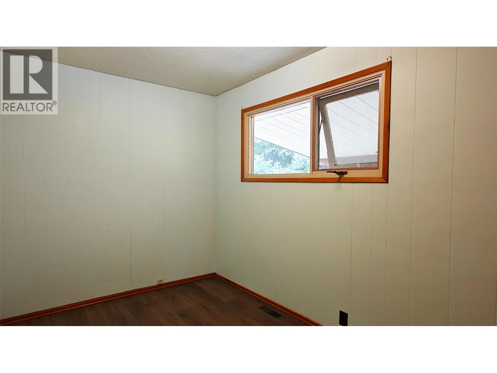 610 7th Avenue, Montrose, British Columbia  V0G 1P0 - Photo 20 - 10402300