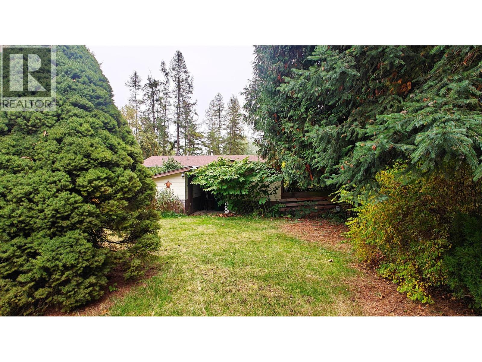 610 7th Avenue, Montrose, British Columbia  V0G 1P0 - Photo 3 - 10402300