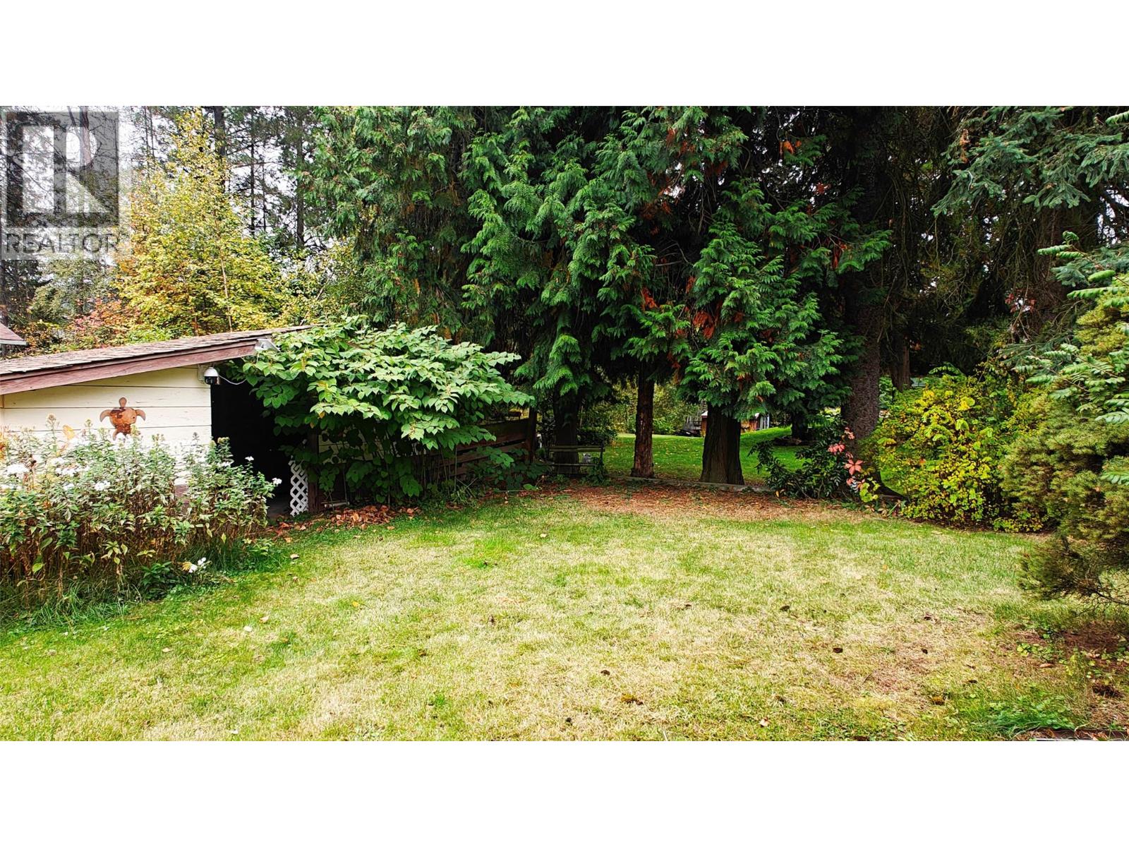 610 7th Avenue, Montrose, British Columbia  V0G 1P0 - Photo 4 - 10402300