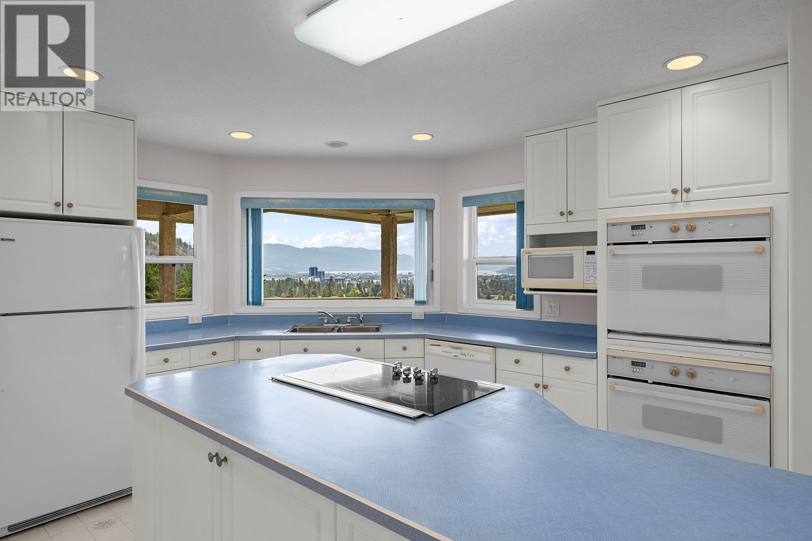 695 Valley Road, Kelowna, British Columbia  V1V 2E6 - Photo 12 - 10402064