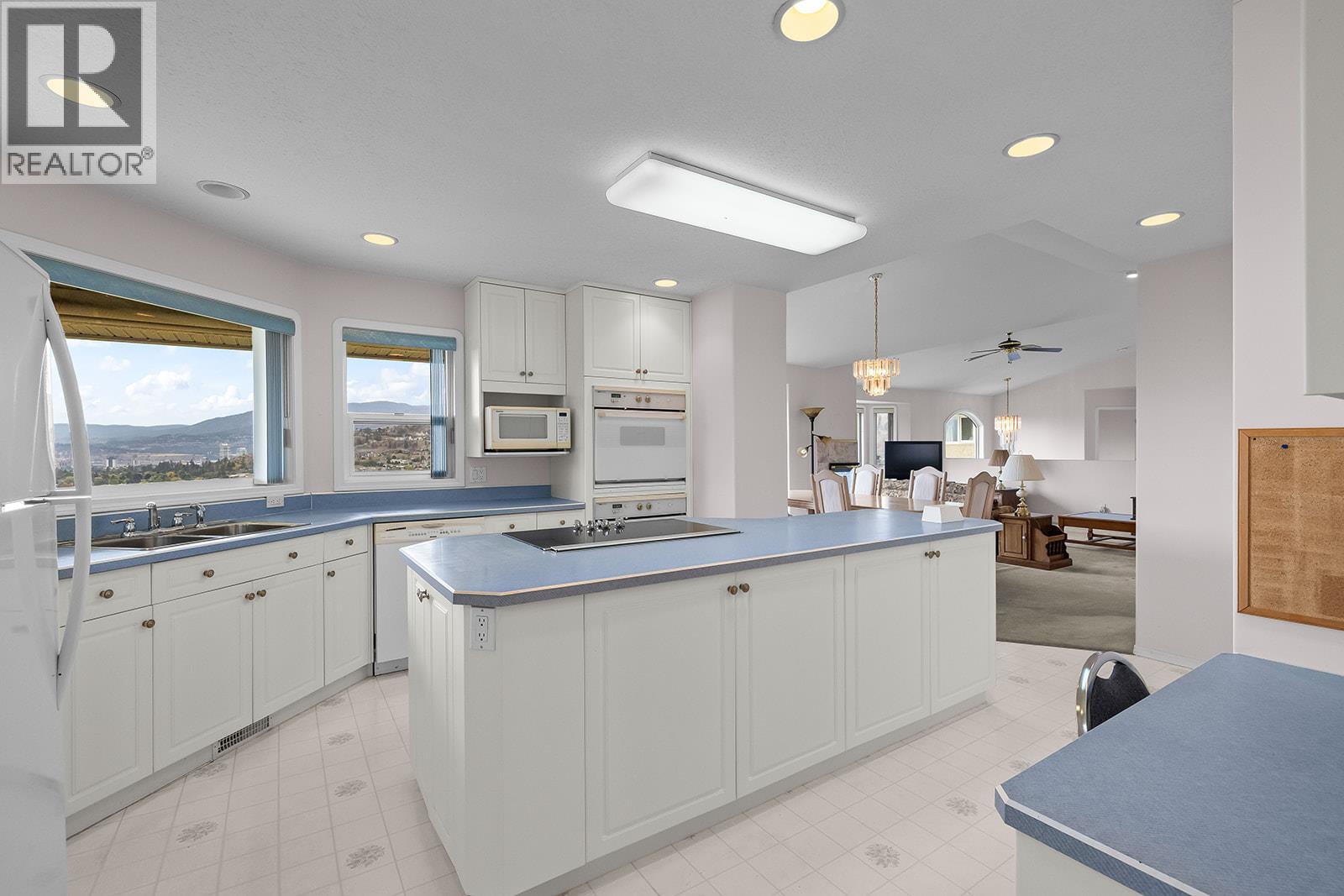 695 Valley Road, Kelowna, British Columbia  V1V 2E6 - Photo 13 - 10402064