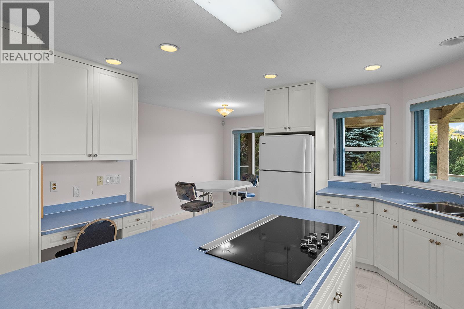 695 Valley Road, Kelowna, British Columbia  V1V 2E6 - Photo 17 - 10402064