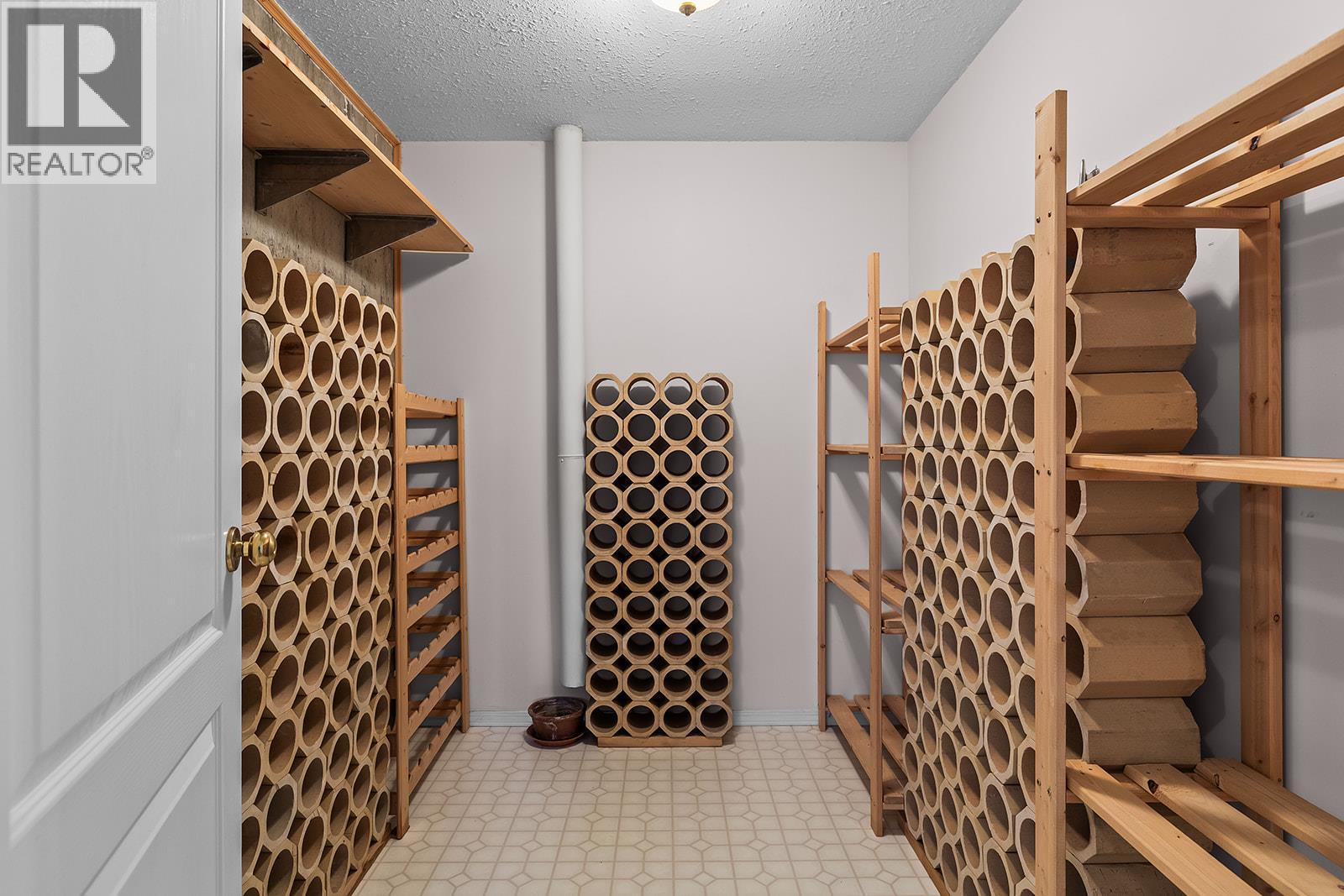 695 Valley Road, Kelowna, British Columbia  V1V 2E6 - Photo 41 - 10402064