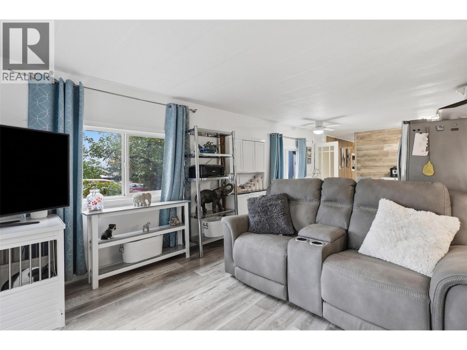 5317 Freda Avenue, Kamloops, British Columbia  V2C 5A6 - Photo 6 - 10402525