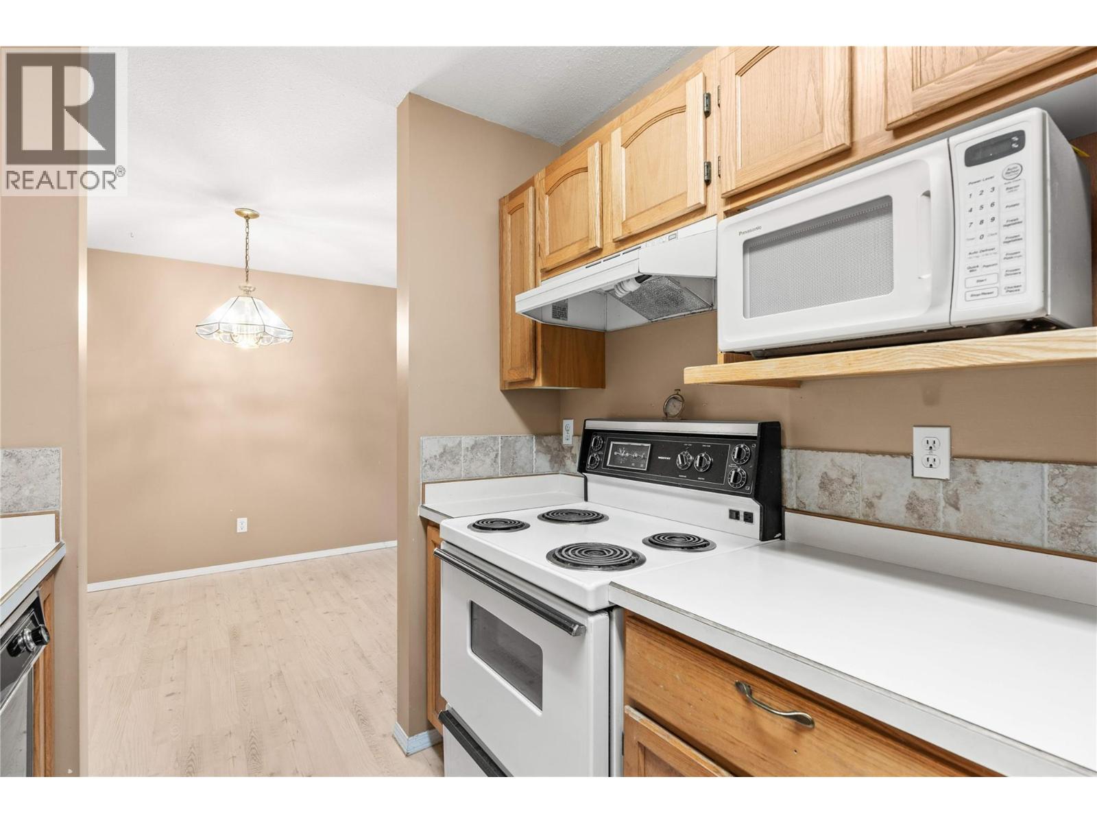 2435 Pleasant Valley Road Unit# 206, Armstrong, British Columbia  V4Y 2A3 - Photo 6 - 10402183