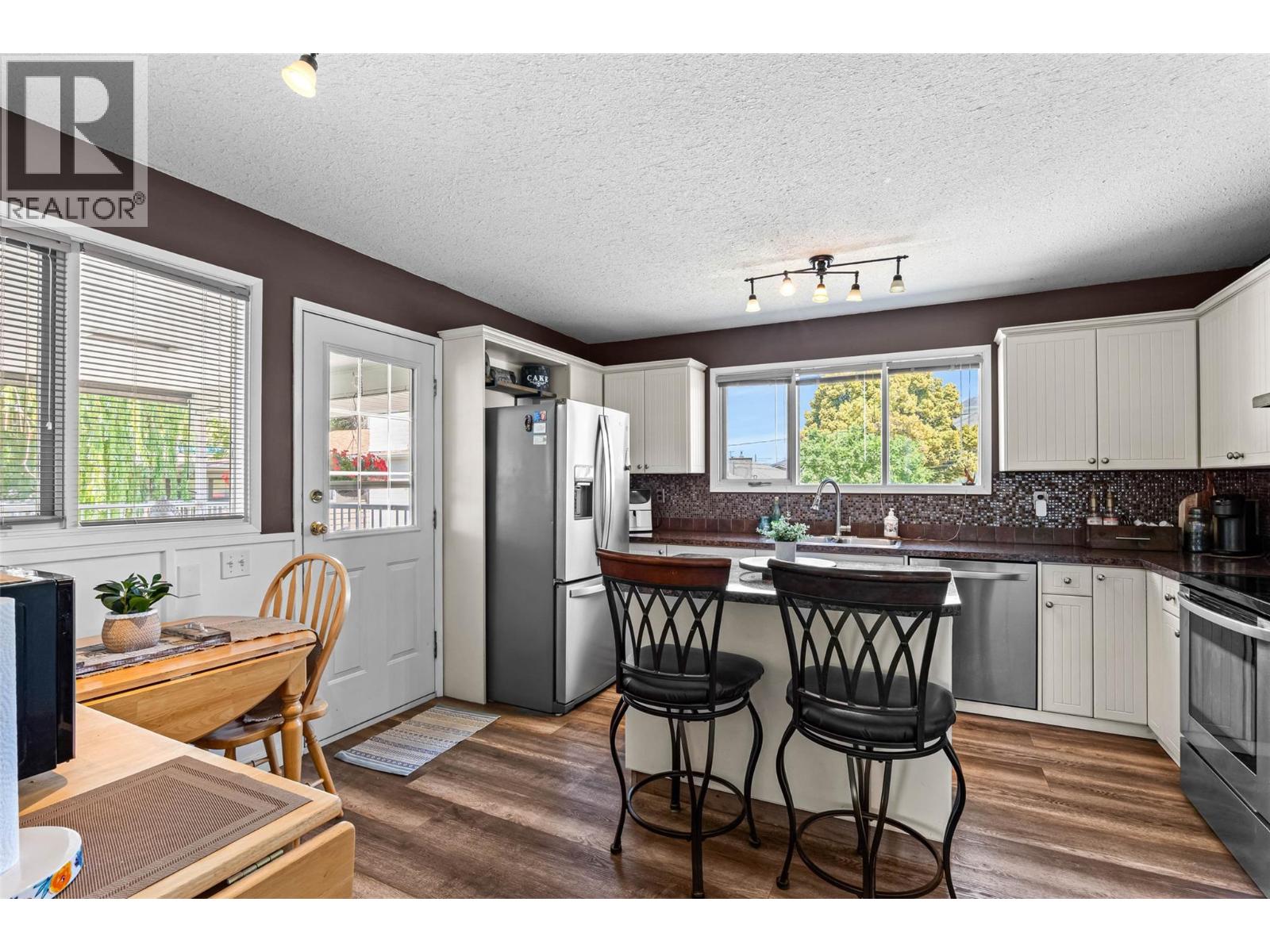 1683 Sheridan Drive, Kamloops, British Columbia  V2B 6B1 - Photo 13 - 10402423