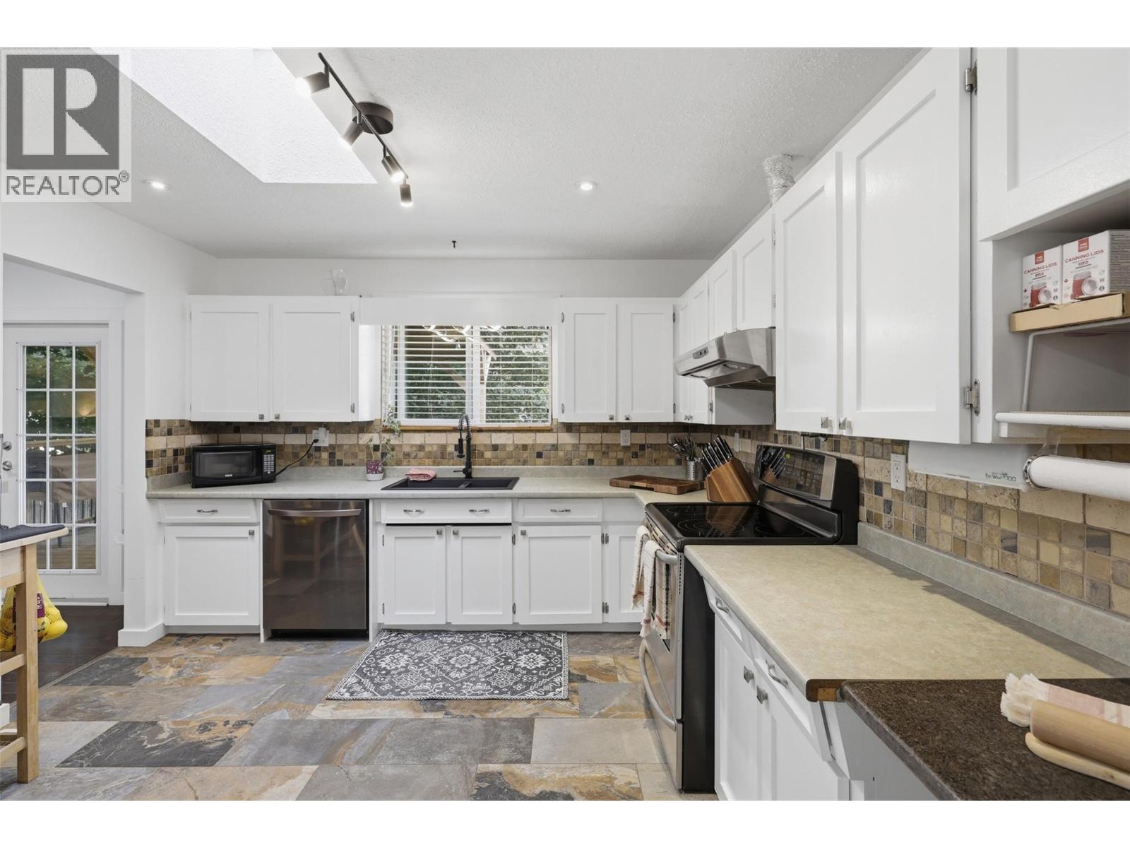 285 Huckleberry Place, Kamloops, British Columbia  V2H 1M4 - Photo 15 - 10402606