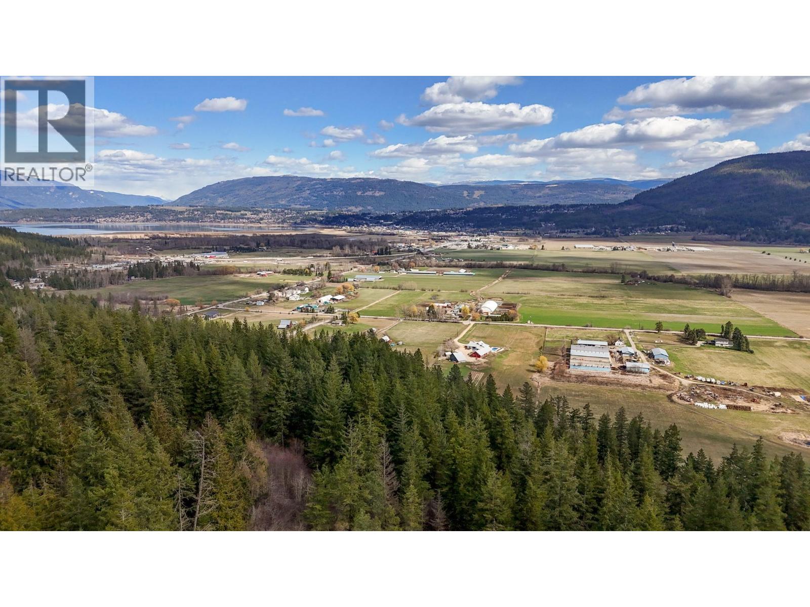 1600 60 Street Sw, Salmon Arm, British Columbia  V1E 3B3 - Photo 3 - 10402588