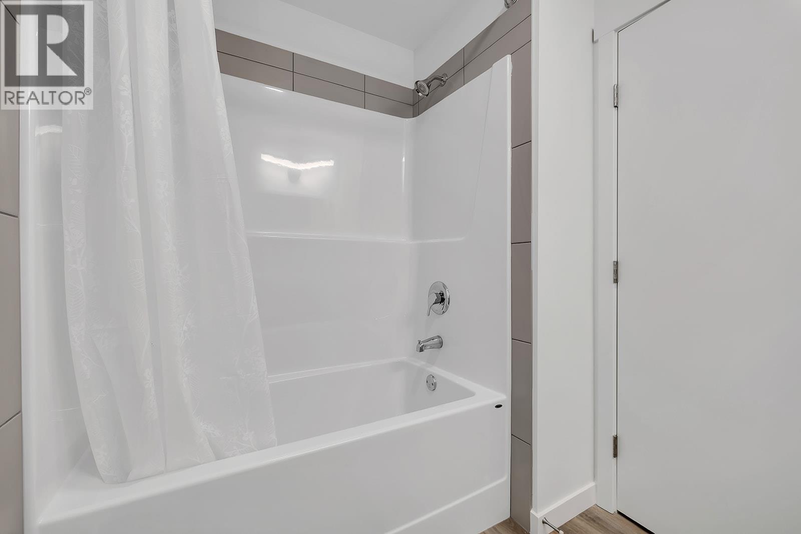 1057 Frost Road Unit# 301, Kelowna, British Columbia  V1W 0G8 - Photo 25 - 10402555