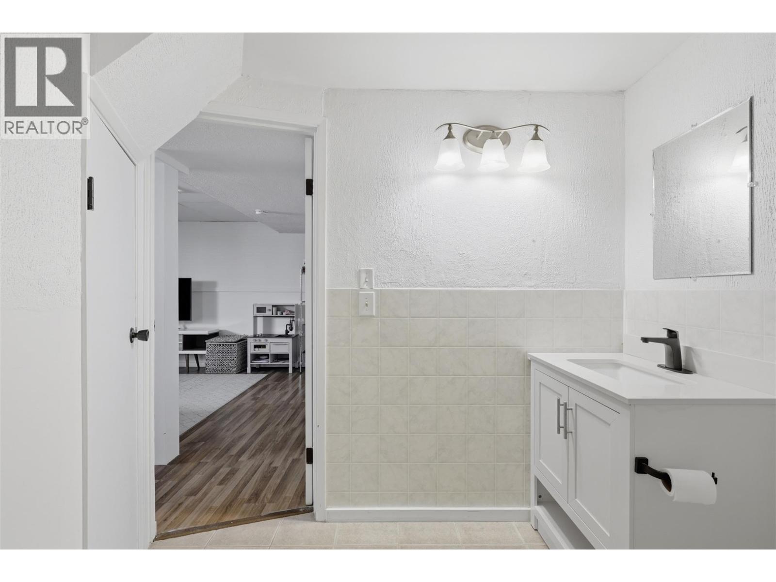 575 Gleneagles Drive, Kamloops, British Columbia  V2E 1X1 - Photo 27 - 10402540