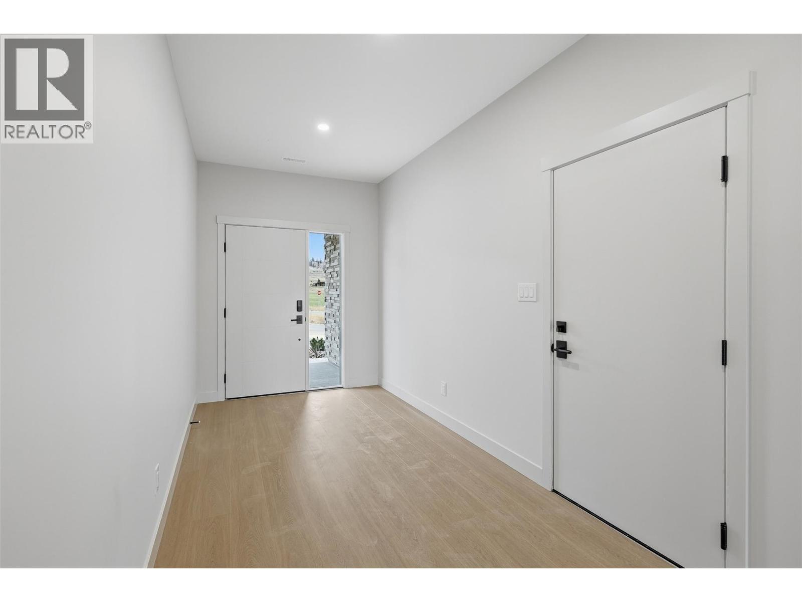 38 Rue Cheval Noir Unit# 411, Kamloops, British Columbia  V1S 0G4 - Photo 3 - 10402242