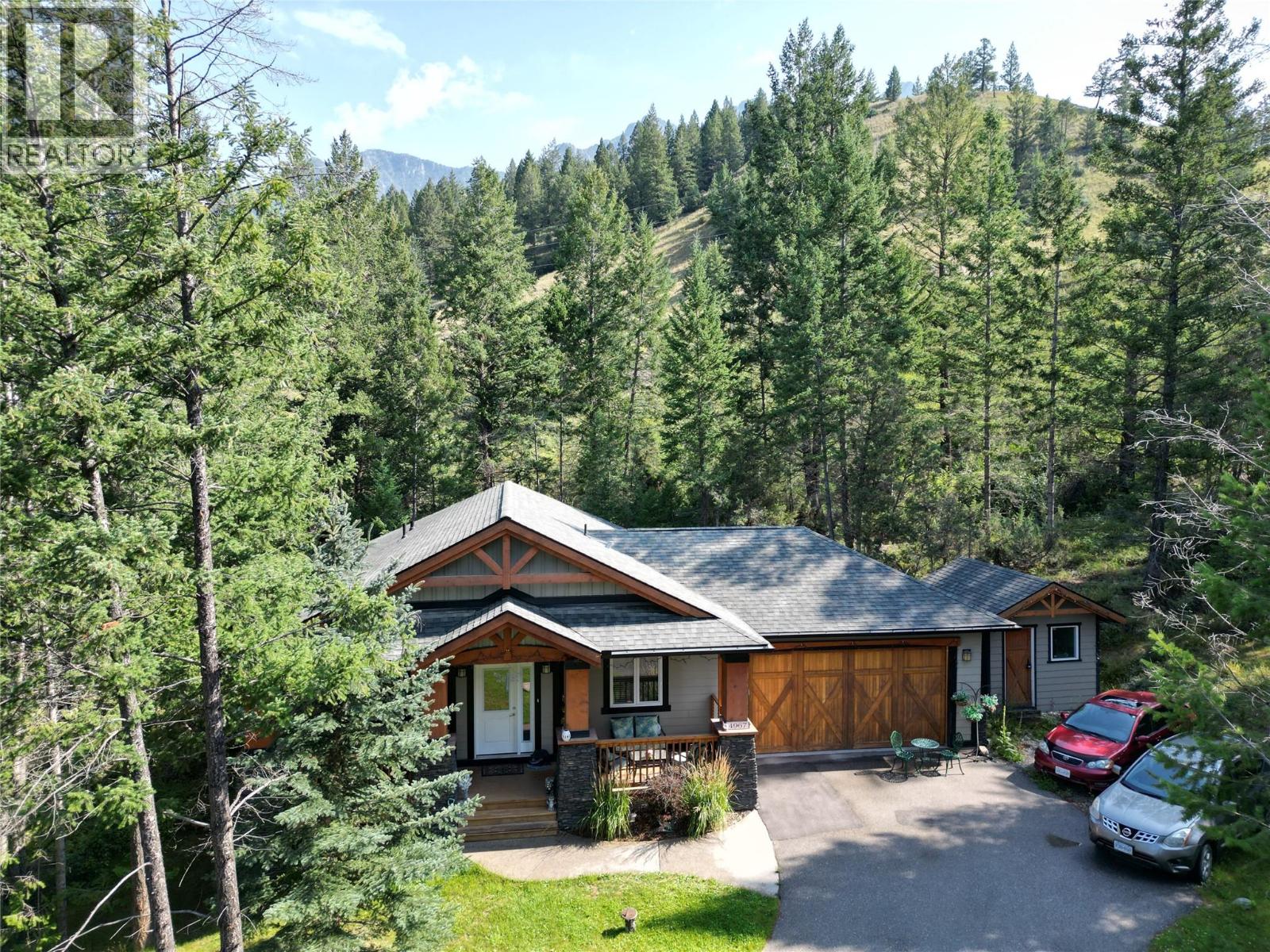 4967 Saddlewood Lane, Radium Hot Springs, British Columbia  V0A 1M0 - Photo 1 - 10402552