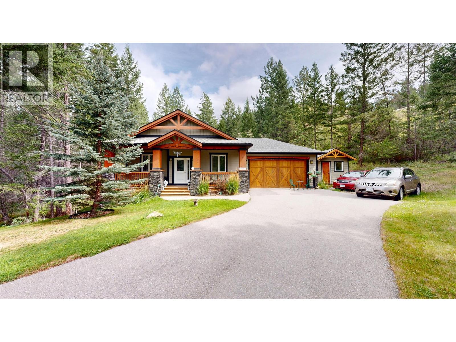4967 Saddlewood Lane, Radium Hot Springs, British Columbia  V0A 1M0 - Photo 2 - 10402552