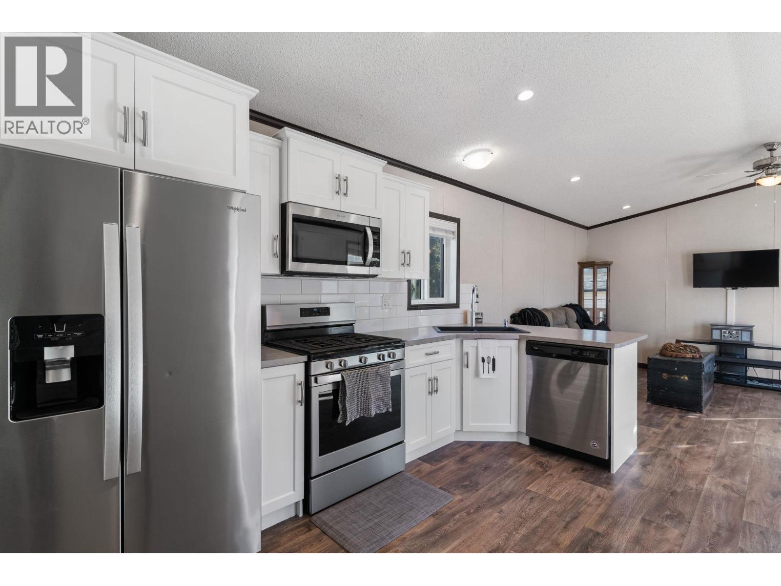 1699 Ross Road Unit# 201, West Kelowna, British Columbia  V1Z 1L8 - Photo 10 - 10402516