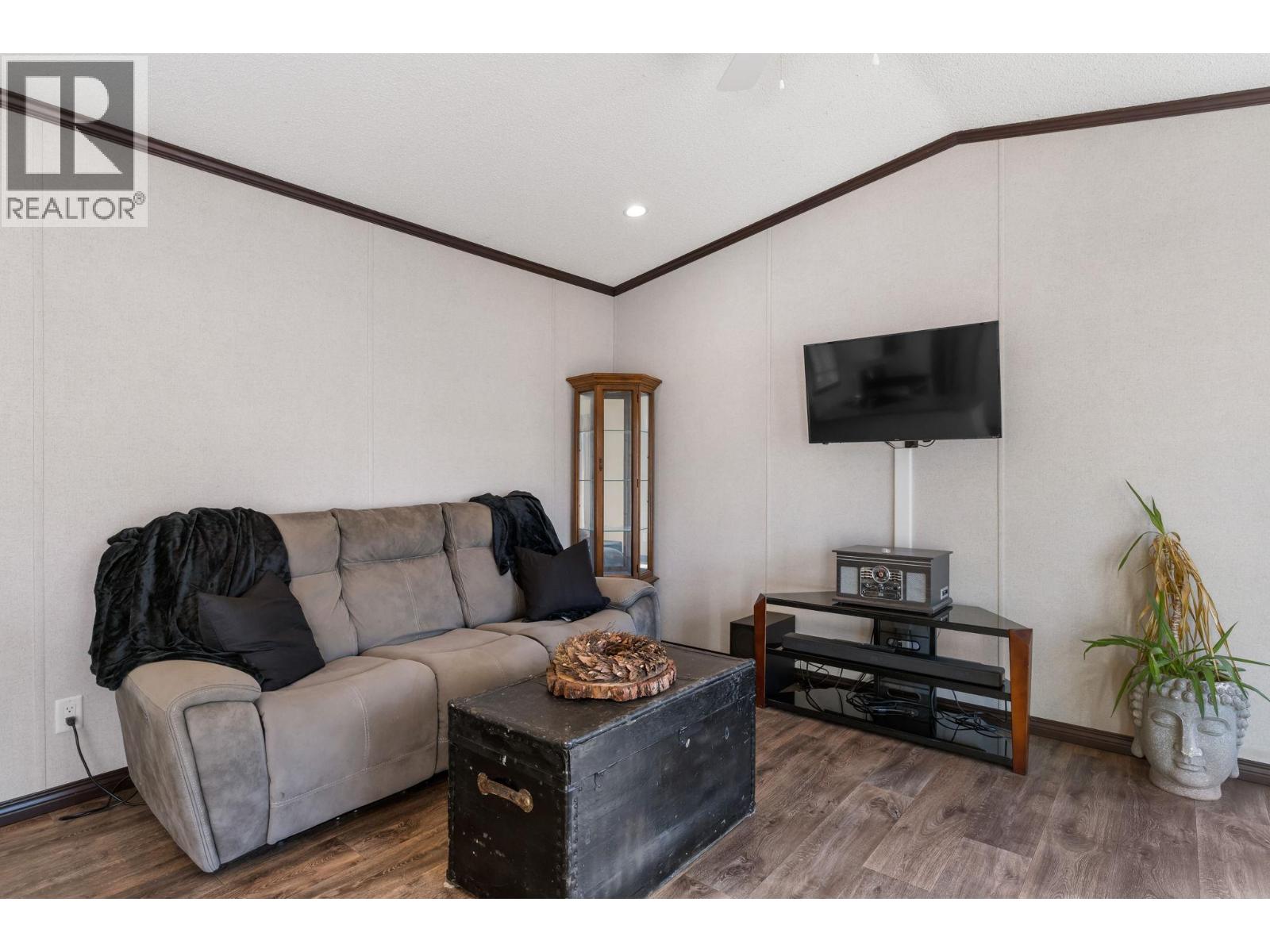 1699 Ross Road Unit# 201, West Kelowna, British Columbia  V1Z 1L8 - Photo 5 - 10402516